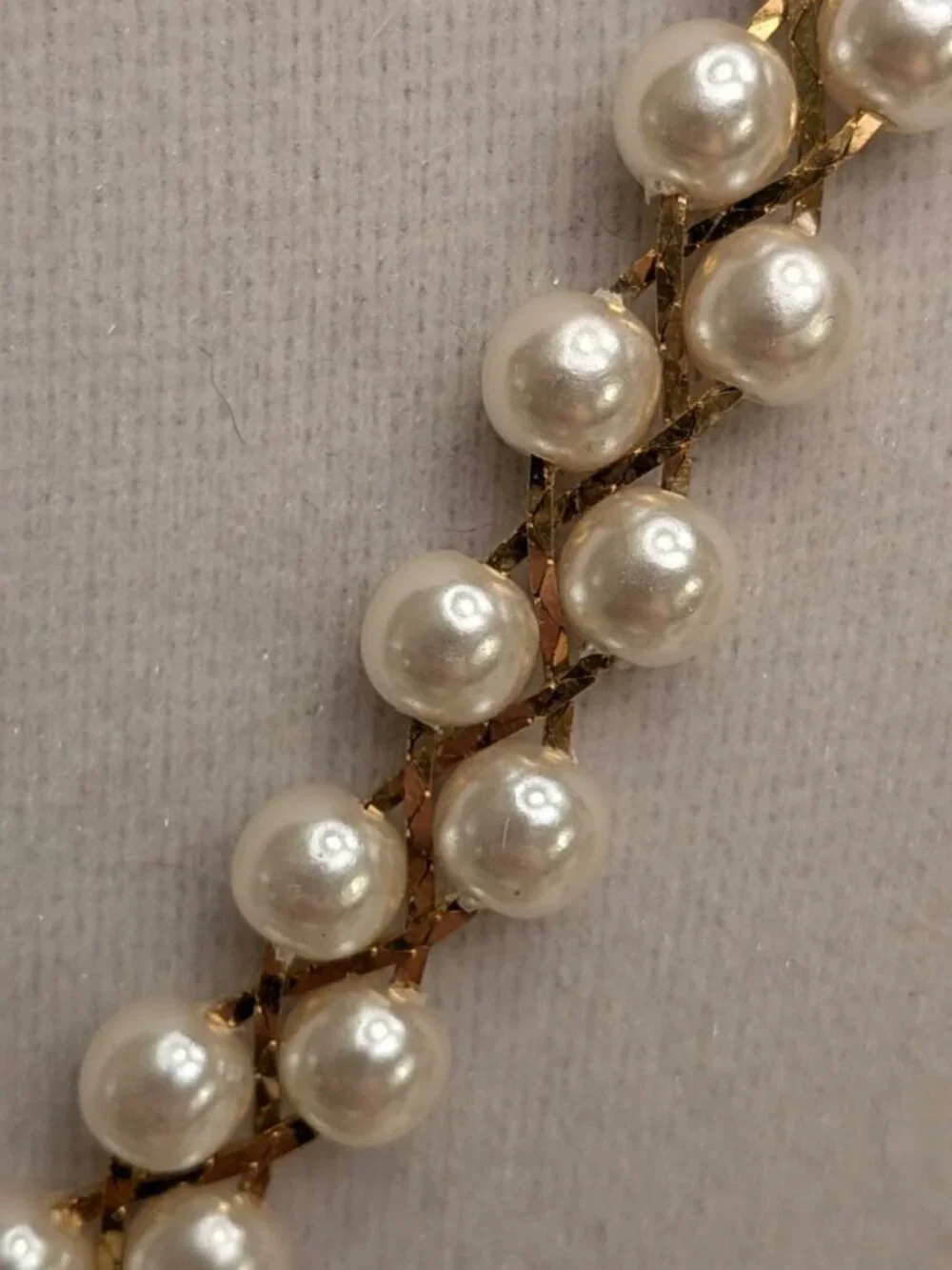 Vintage Woven Faux White Pearl Gold Tone Herringbone Necklace - Picture 2 of 3